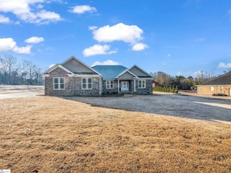 301 Robbins Rd, Chesnee, SC 29323