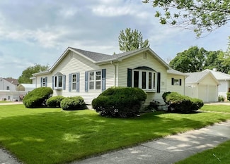 221 S Harrison Ave, Pierre, SD 57501