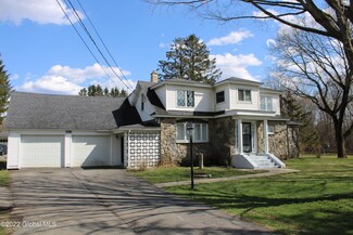 572 Sacandaga Rd, Schenectady, NY 12302