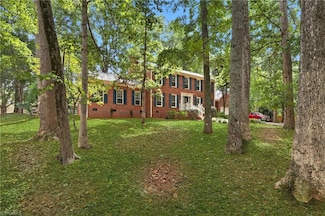 5985 Woodfield Dr, Kernersville, NC 27284