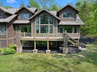 6092 Quarry Ridge Dr, Petoskey, MI 49770