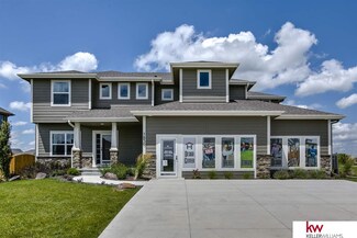 17410 Augusta Cir, Omaha, NE 68136