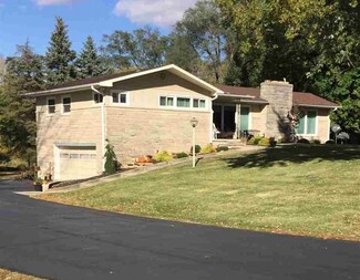 624 W Main St, Greentown, IN 46936