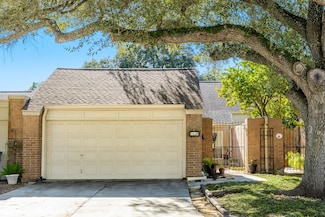 1814 Veranda Dr, West Columbia, TX 77486