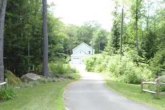 31 Chuck St S, Weare, NH 03281