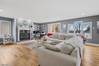 69 Colonial Rd, Wayne, NJ 07470