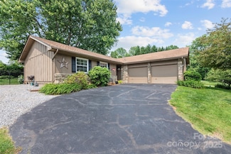16 Fieldstone Ct, Arden, NC 28704