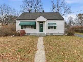 47 Holy Cross St, Springfield, MA 01104