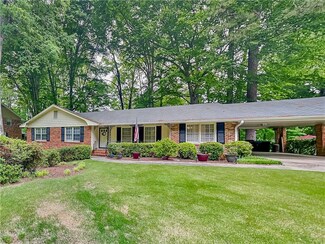 1852 Gainsborough Dr, Atlanta, GA 30341
