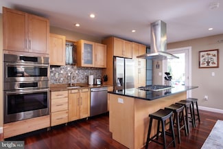 5342 42nd Place NW, Washington, DC 20015