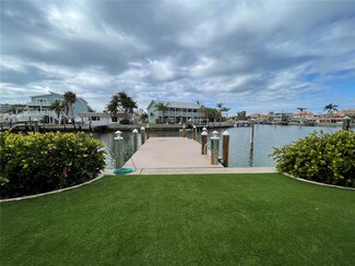 17406 1st St E, Redington Shores, FL 33708