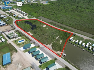 1061 N Stingaree Dr, Bolivar Peninsula, TX 77650