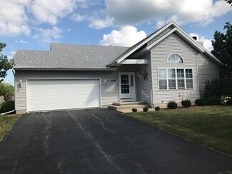 506 Willow Glen Dr, Genoa, IL 60135