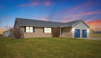 12851 Kickapoo Park Rd, Oakwood, IL 61858