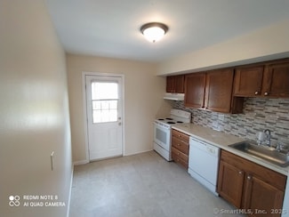 1749 Boston Post Rd Unit 4, Westbrook, CT 06498