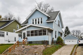 106 Arthur Ave NE, Grand Rapids, MI 49503