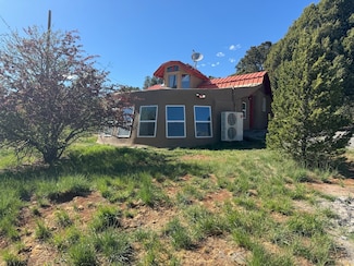 32 Fire Station Rd, Glorieta, NM 87535