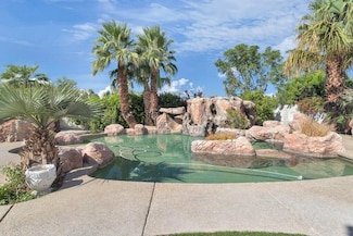 8 Macbeth Ct, Rancho Mirage, CA 92270