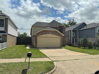 923 Azalia Dr, Lewisville, TX 75067