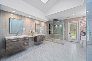 9022 Quebec Dr, Houston, TX 77096