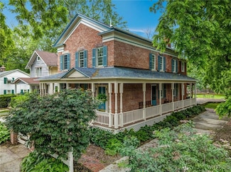 626 Main St, Youngstown, NY 14174