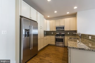 600 S 24th St Unit 213, Philadelphia, PA 19146