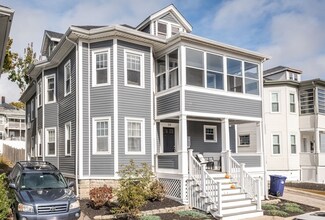 34 Saranac St, Dorchester, MA 02122