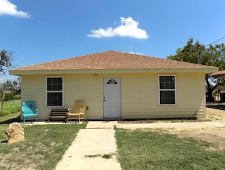 220 Calle Escuela, El Indio, TX 78860