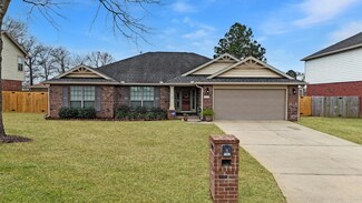 3062 Crown Creek Cir, Crestview, FL 32539