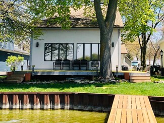33800 N Lake Shore Dr, Grayslake, IL 60030