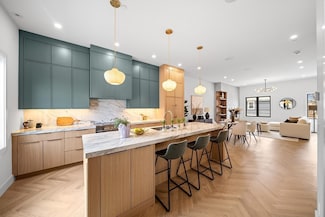 6 Murphy Ct Unit 6, Newton, MA 02458