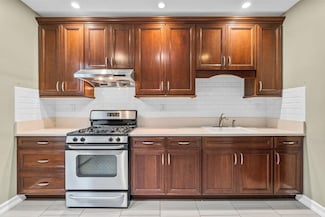 713 15th St, Union City, NJ 07087