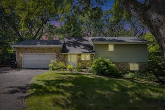 2252 Highway 36 W, Saint Paul, MN 55113