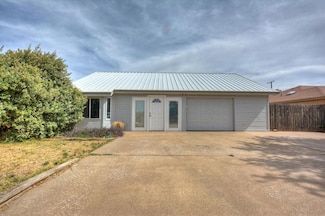 4816 61st St, Lubbock, TX 79414