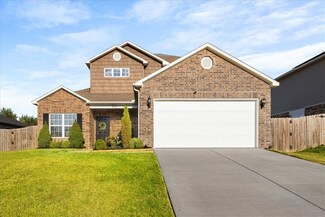 901 SW Loudon Dr, Bentonville, AR 72712