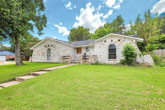 1213 W Jefferson St, Brenham, TX 77833