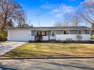 615 S 2nd St, Luck, WI 54853