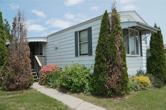 15 Donna Dr, Portsmouth, RI 02871