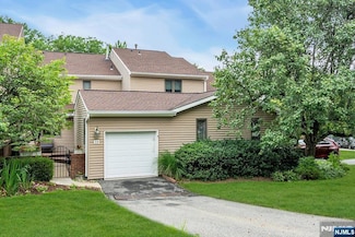 39 Litchult Ln Unit 39, Mahwah, NJ 07430