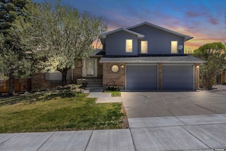 435 Evans Dr, Green River, WY 82935