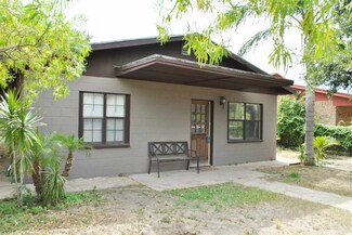1901 Alamo St, Zapata, TX 78076