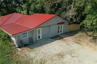 1261 SE State Route V, Polo, MO 64671