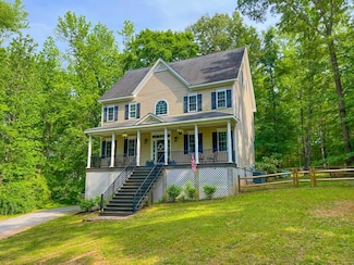 215 Beachcliff Rd, Blackstone, VA 23824