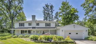 8347 Merrie Ln, Chesterland, OH 44026