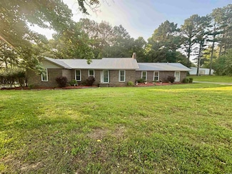 102 Club House Dr, Bald Knob, AR 72010