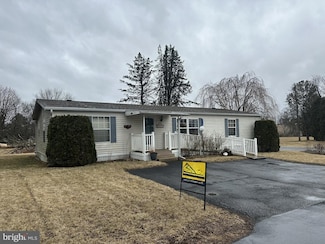 9110 S Primrose Cir, Breinigsville, PA 18031