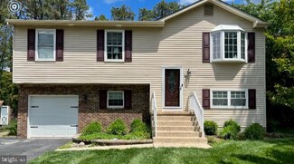 4 Prince Charles Ct, Marlton, NJ 08053