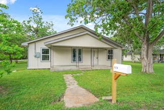 523 E Davitt St, Eagle Lake, TX 77434