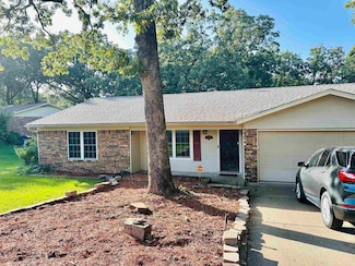 1901 Osceola Dr, North Little Rock, AR 72116