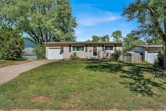3206 SW Twilight Dr, Topeka, KS 66614
